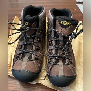 Men’s Keen hiking boots